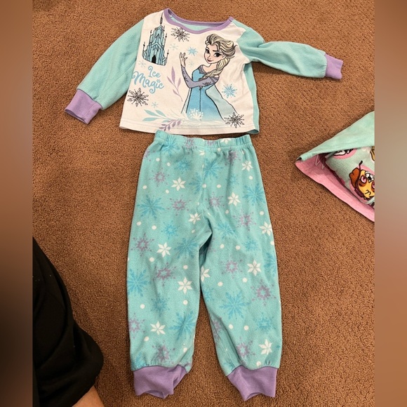 Nickelodeon Paw Patrol and Disney Frozen Fleece Pajama Sets Size 3T - Picture 5 of 6